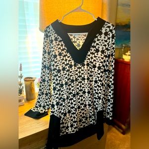 WHITE HOUSE BLACK MARKET Tunic .